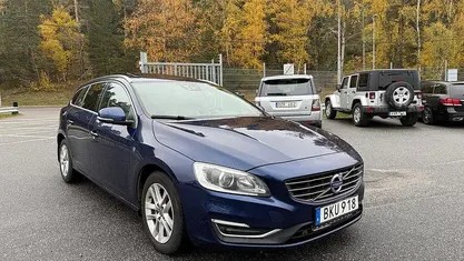 Begagnad Volvo V60 Ocean Race 245 HK (180 kW) 2015 Blå Kombi
