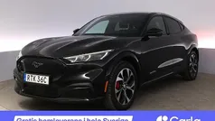 Svart Begagnad 2022 Ford Mustang Mach-E Standard Range SUV | 346 900 kr (Superpris)
