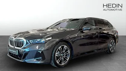 Grå Begagnad 2024 BMW 530e Comfort Edition Kombi | 628 700 kr (Bra pris)