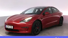 Röd Begagnad 2021 Tesla Model 3 Performance Sedan | 337 900 kr (Marknadspris)