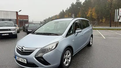 Grå Begagnad 2014 Opel Zafira Tourer Minibuss | 59 900 kr (Marknadspris)