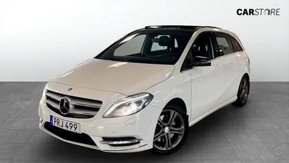 Vit Begagnad 2014 Mercedes B220 Minibuss | 144 900 kr