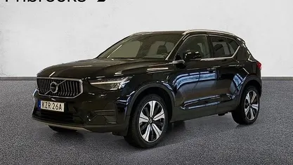 Svart Begagnad 2022 Volvo XC40 SUV | 338 900 kr (Bra pris)