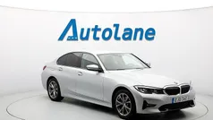 Silver (silver metallic ) Begagnad 2020 BMW 320 Shadowline Sedan | 269 900 kr (Bra pris)