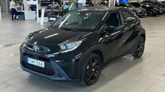 Begagnad 2022 Toyota Aygo Play Halvkombi | 179 800 kr (Marknadspris)