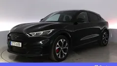 Svart Begagnad 2021 Ford Mustang Mach-E Standard Range SUV | 297 900 kr (Bra pris)
