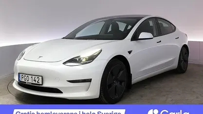 Vit Begagnad 2021 Tesla Model 3 Performance Sedan | 301 990 kr (Marknadspris)