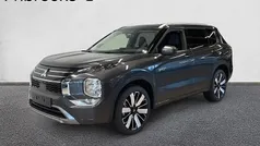 Grå Ny 2025 Mitsubishi Outlander P-HEV Instyle SUV | 618 800 kr (Marknadspris)