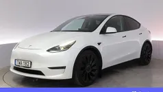 Vit Begagnad 2022 Tesla Model Y Performance SUV | 434 900 kr (Marknadspris)