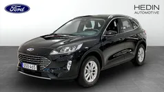 Svart Begagnad 2022 Ford Kuga Titanium SUV | 289 900 kr (Marknadspris)