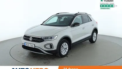 Grå Begagnad 2023 VW T-Roc SUV | 276 000 kr (Marknadspris)