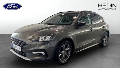 Grå Begagnad 2020 Ford Focus Active Halvkombi | 159 900 kr (Marknadspris)