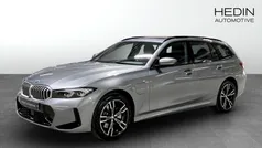 Grå (grey) Begagnad 2024 BMW 330e M Sport Kombi | 579 700 kr (Marknadspris)