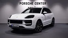 Vit Begagnad 2024 Porsche Cayenne SUV | 1 299 000 kr (Marknadspris)