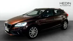 Brun (brown) Begagnad 2016 Volvo V40 CC Summum Kombi | 149 900 kr (Marknadspris)
