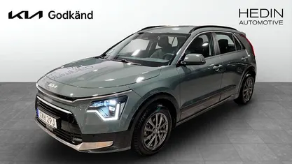 Grön Begagnad 2023 Kia Niro SUV | 279 900 kr (Marknadspris)