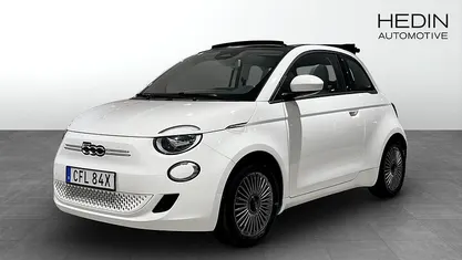 Vit Begagnad 2022 Fiat 500e Icon Halvkombi | 189 900 kr (Marknadspris)
