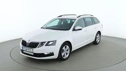 Vit Begagnad 2019 Skoda Octavia Kombi | 140 000 kr (Marknadspris)