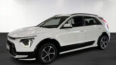 Vit (white) Begagnad 2022 Kia Niro Advance SUV | 289 800 kr (Marknadspris)