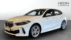 Vit (white) Begagnad 2022 BMW 118 M Sport Halvkombi | 288 700 kr (Dyr)