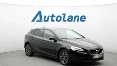 Svart Begagnad 2017 Volvo V40 Momentum Halvkombi | 179 900 kr (Marknadspris)