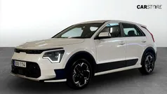 Vit (white) Begagnad 2024 Kia e-Niro SUV | 344 900 kr (Marknadspris)