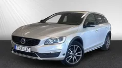 Silver Begagnad 2016 Volvo V60 CC Summum Kombi | 204 400 kr (Bra pris)