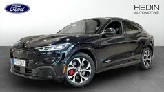 Svart (black) Begagnad 2021 Ford Mustang Mach-E SUV | 349 900 kr (Bra pris)