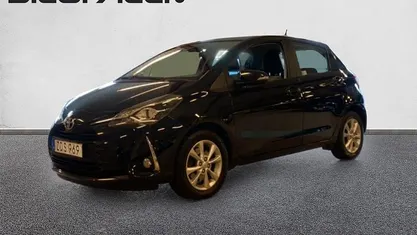 Begagnad 2017 Toyota Yaris Halvkombi | 108 800 kr (Marknadspris)