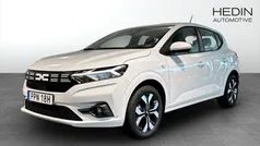 Vit (white) Ny 2025 Dacia Sandero Essentiel Halvkombi | 189 900 kr (Marknadspris)