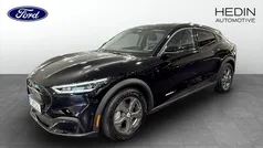 Svart Begagnad 2021 Ford Mustang Mach-E SUV | 344 900 kr (Marknadspris)