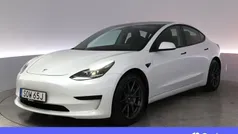 Vit Begagnad 2021 Tesla Model 3 Standard Range Plus Sedan | 240 900 kr (Bra pris)