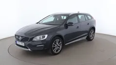 Grå Begagnad 2017 Volvo V60 CC Summum Kombi | 230 000 kr (Superpris)