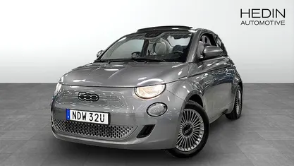 Begagnad Fiat 500e Icon 86 kW (118 HK) 2022 Svart Halvkombi
