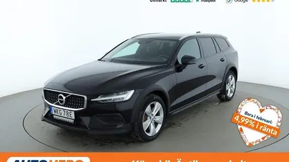 Svart Begagnad 2021 Volvo V60 CC Momentum Kombi | 275 000 kr (Bra pris)