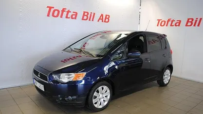 Begagnad Mitsubishi Colt 129 HK (94 kW) 2012 Blå Halvkombi