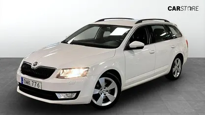 Vit Begagnad 2016 Skoda Octavia Ambition Halvkombi | 94 900 kr (Marknadspris)