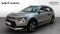 Grå (grey) Begagnad 2024 Kia Niro SUV | 349 900 kr (Marknadspris)