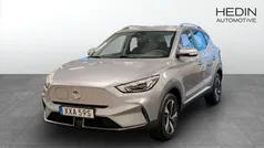 Grå (grey) Begagnad 2023 MG ZS Comfort Sedan | 309 900 kr (Marknadspris)