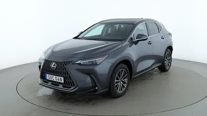 Grå Begagnad 2025 Lexus NX450h+ Executive Line SUV | 545 000 kr