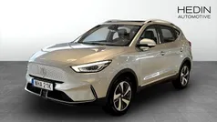 Grå (white) Begagnad 2022 MG ZS Luxury Sedan | 249 900 kr (Bra pris)