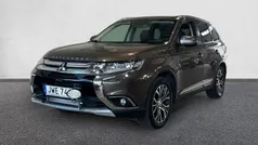 Brun Begagnad 2015 Mitsubishi Outlander SUV | 174 900 kr (Dyr)