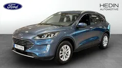 Blå (blue) Begagnad 2023 Ford Kuga Titanium SUV | 269 900 kr (Marknadspris)