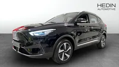 Svart (black) Ny 2024 MG ZS Comfort Sedan | 327 490 kr (Marknadspris)
