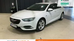 Vit Begagnad 2017 Opel Insignia Sport Halvkombi | 144 000 kr (Marknadspris)