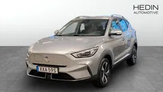 Grå (grey) Begagnad 2023 MG ZS Comfort Sedan | 274 900 kr (Marknadspris)