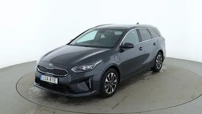 Grå Begagnad 2021 Kia Ceed Halvkombi | 203 000 kr (Bra pris)