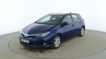 Begagnad 2017 Toyota Auris Hybrid Active Halvkombi | 151 000 kr (Marknadspris)