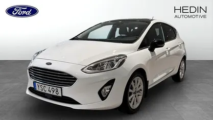 Vit Begagnad 2017 Ford Fiesta Halvkombi | 119 900 kr (Marknadspris)