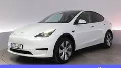 Vit Begagnad 2024 Tesla Model Y Standard Range SUV | 426 900 kr (Bra pris)